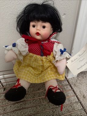 Madame Alexander Classic Storyland Doll - Snow White